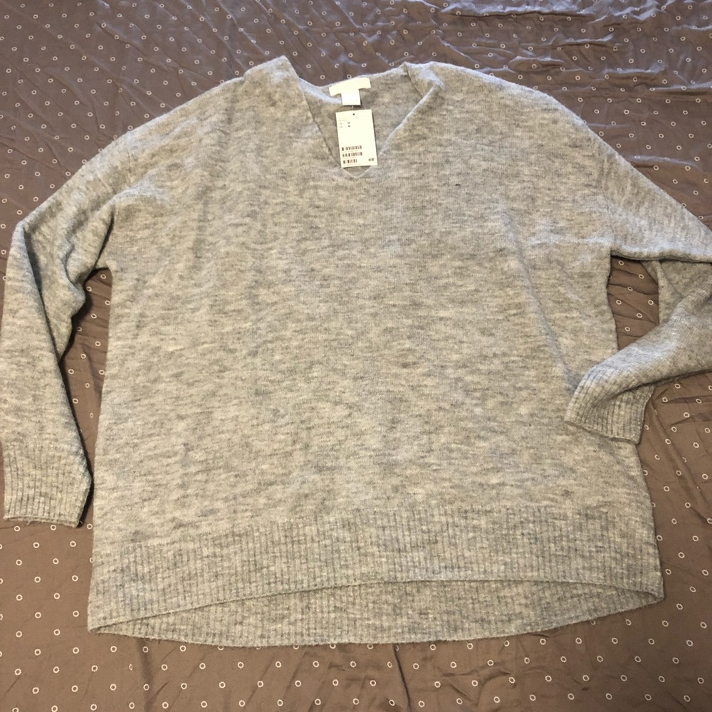 BNWT H&M v neck sweater grey M